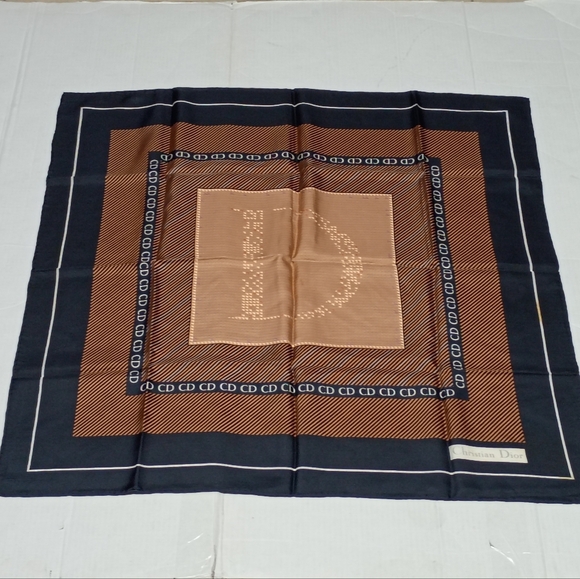 ❤️CHRISTIAN DIOR CD Big D LOGO Luxurious Silk Piano Shawl Scarf 30X30